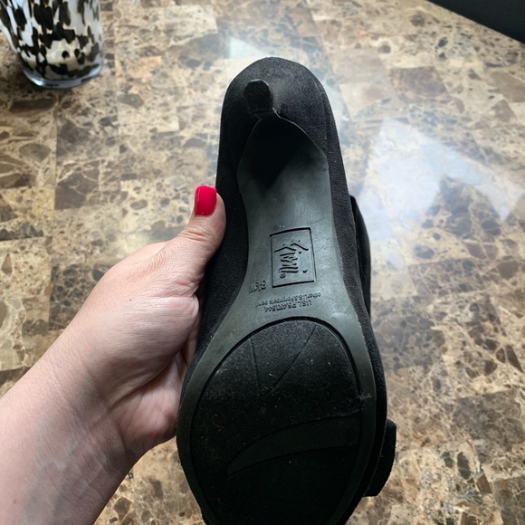 Black Stilettos - Picture 4 of 4